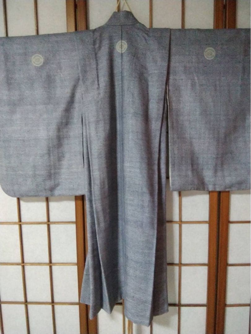 takeです。男の子用・3歳向け・正絹の紬地お着物セット