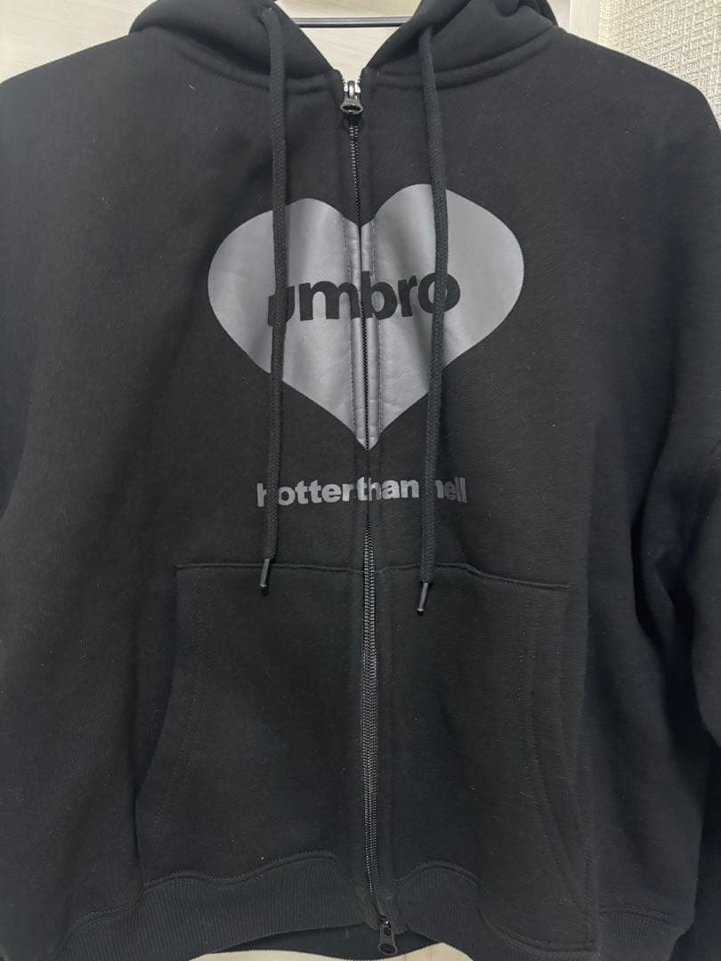 hth×UMBRO ジップパーカー 黒 完売アイテム