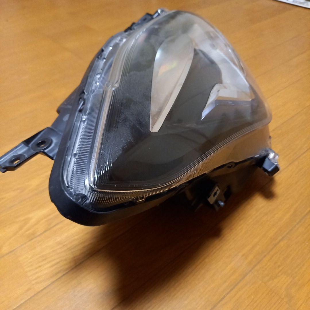 OTスズキスイフトスポーツ純正右側ヘッドライトユニットスタンレー製品