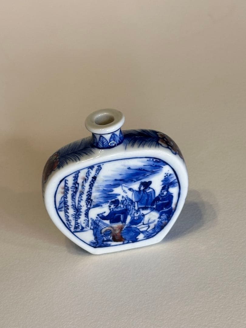 清代青花 鼻煙壺 人物と風景図