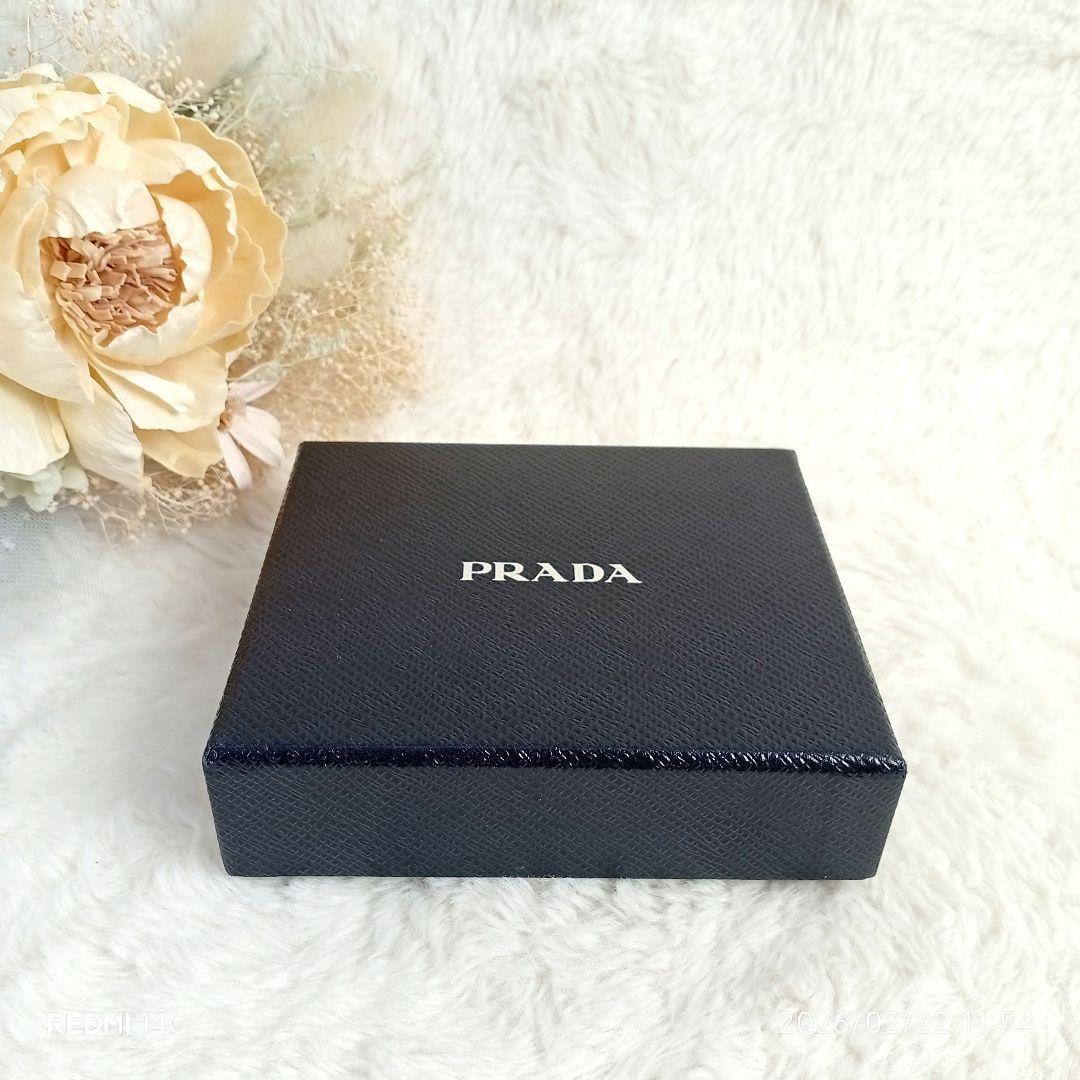 【PRADA】ゴールドロゴリボン6連キーケース ブラックネロサフィアーノレザー