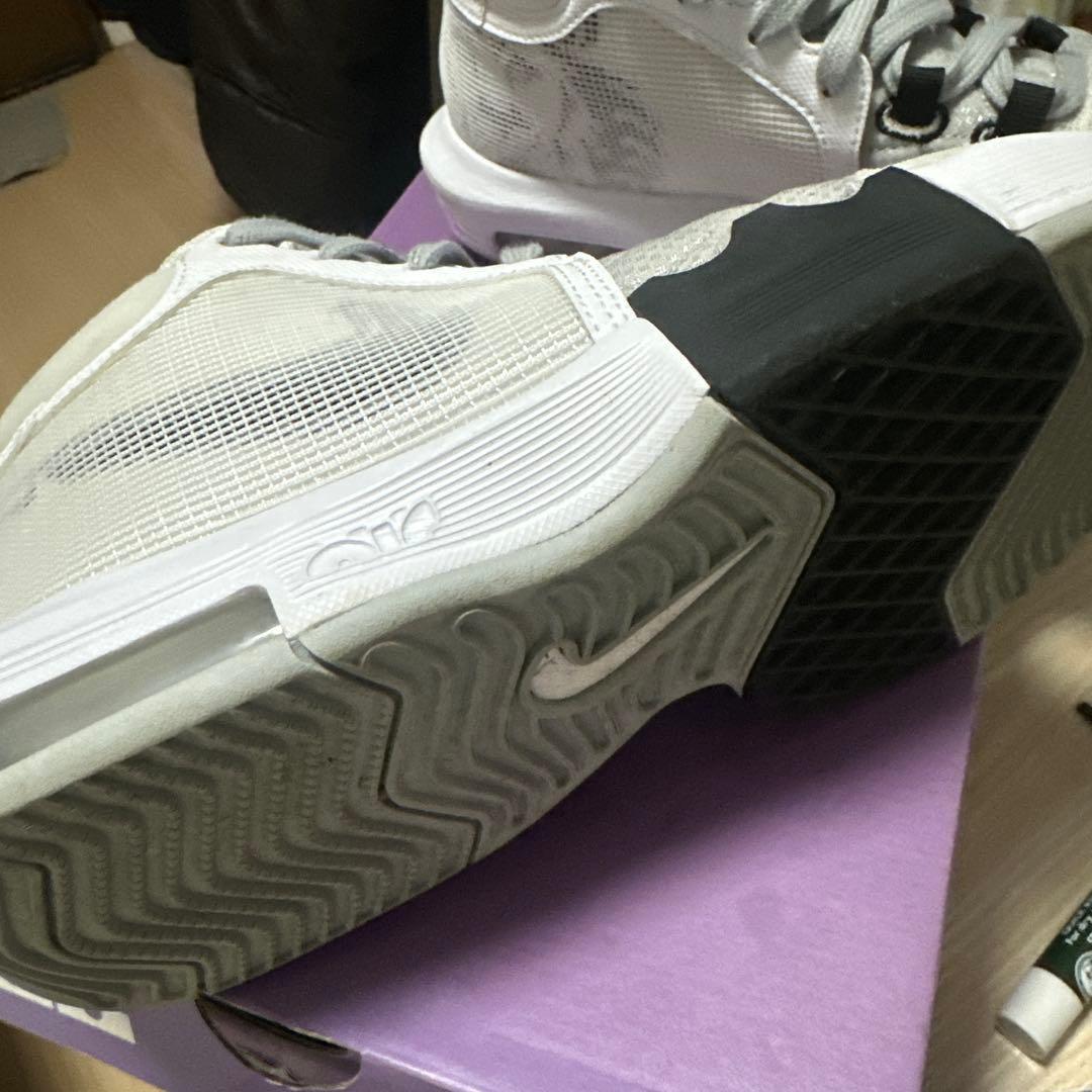 シューズ(男性用) LEBRON WITNESS VIII EP 9.5