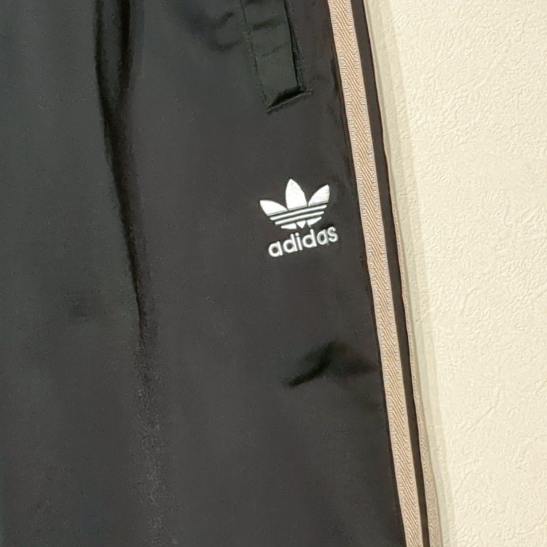 adidasジャージ トラックジャケット上下セットアップ 黒/ベージュ 3ライン