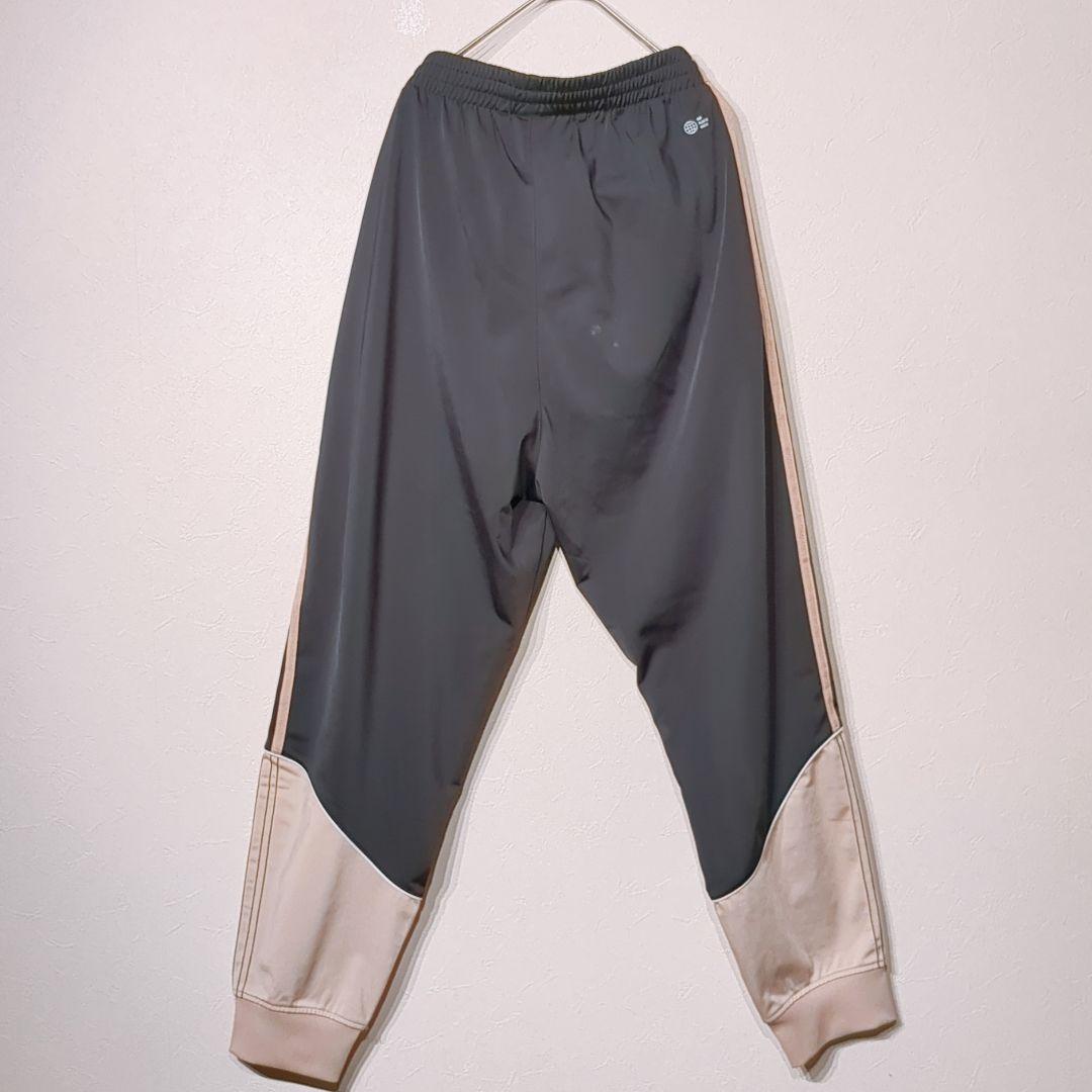 adidasジャージ トラックジャケット上下セットアップ 黒/ベージュ 3ライン