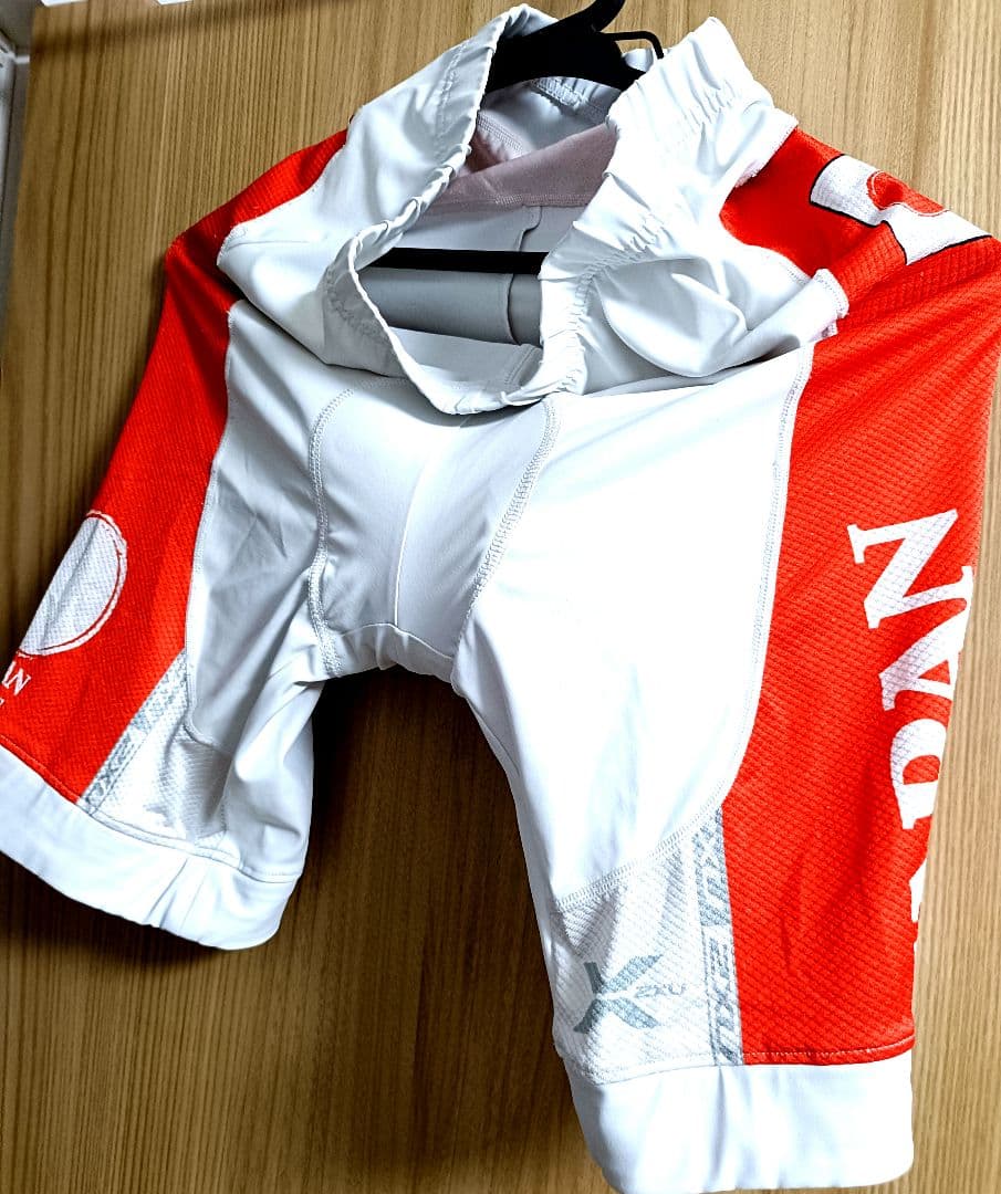 【中古品】2XU 日本チャンピオンデザイン　サイクルウェアー(上下セット)