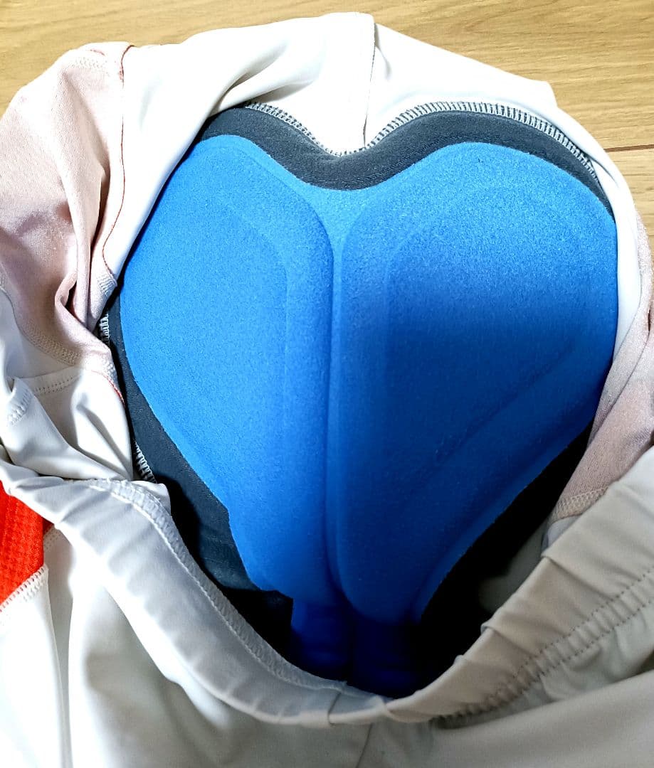 【中古品】2XU 日本チャンピオンデザイン　サイクルウェアー(上下セット)