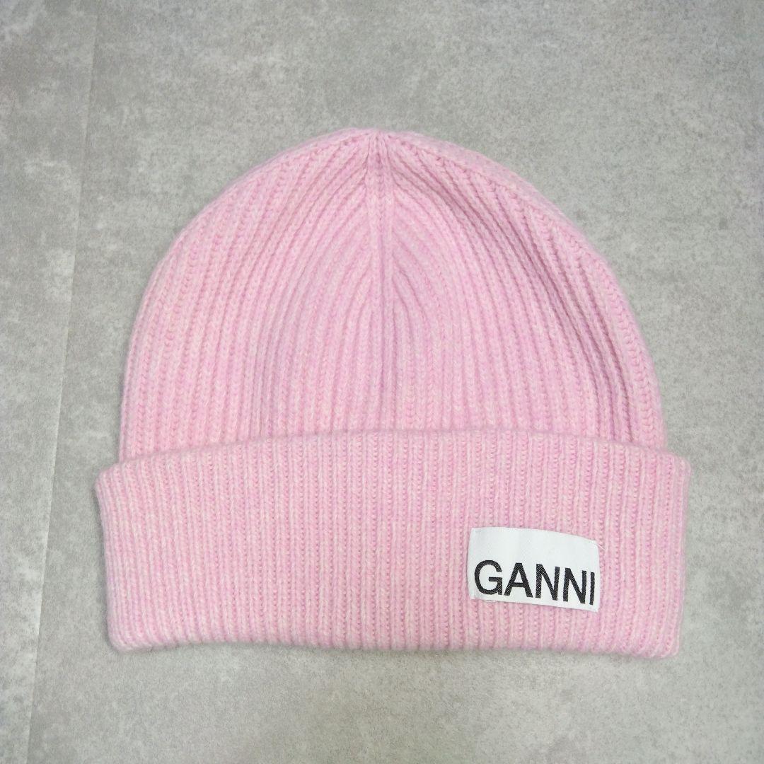 GANNI ピンク ニット帽 ビーニー ロゴパッチ 可愛い