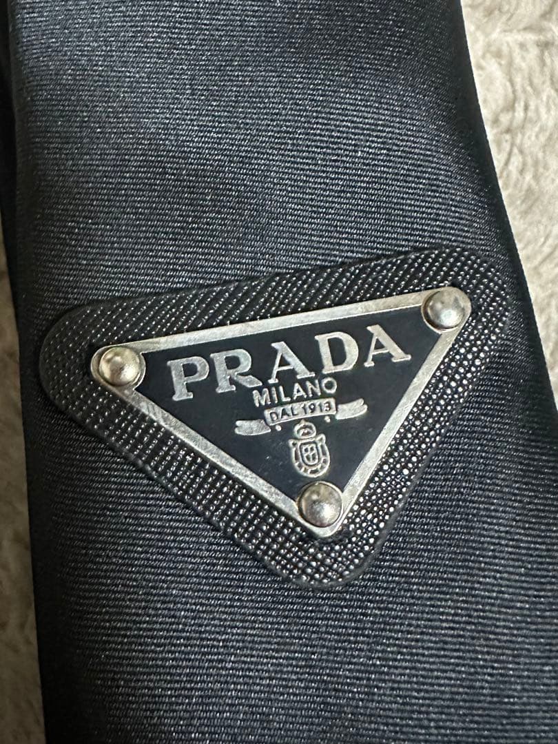 PRADA Re-Nylon ギャバジン ネクタイ 三角ロゴプレート
