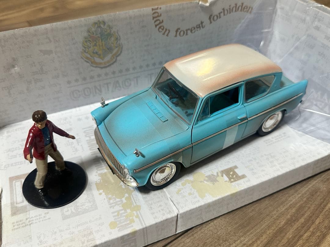 ミニカー FORD ANGLIA Harry Potter
