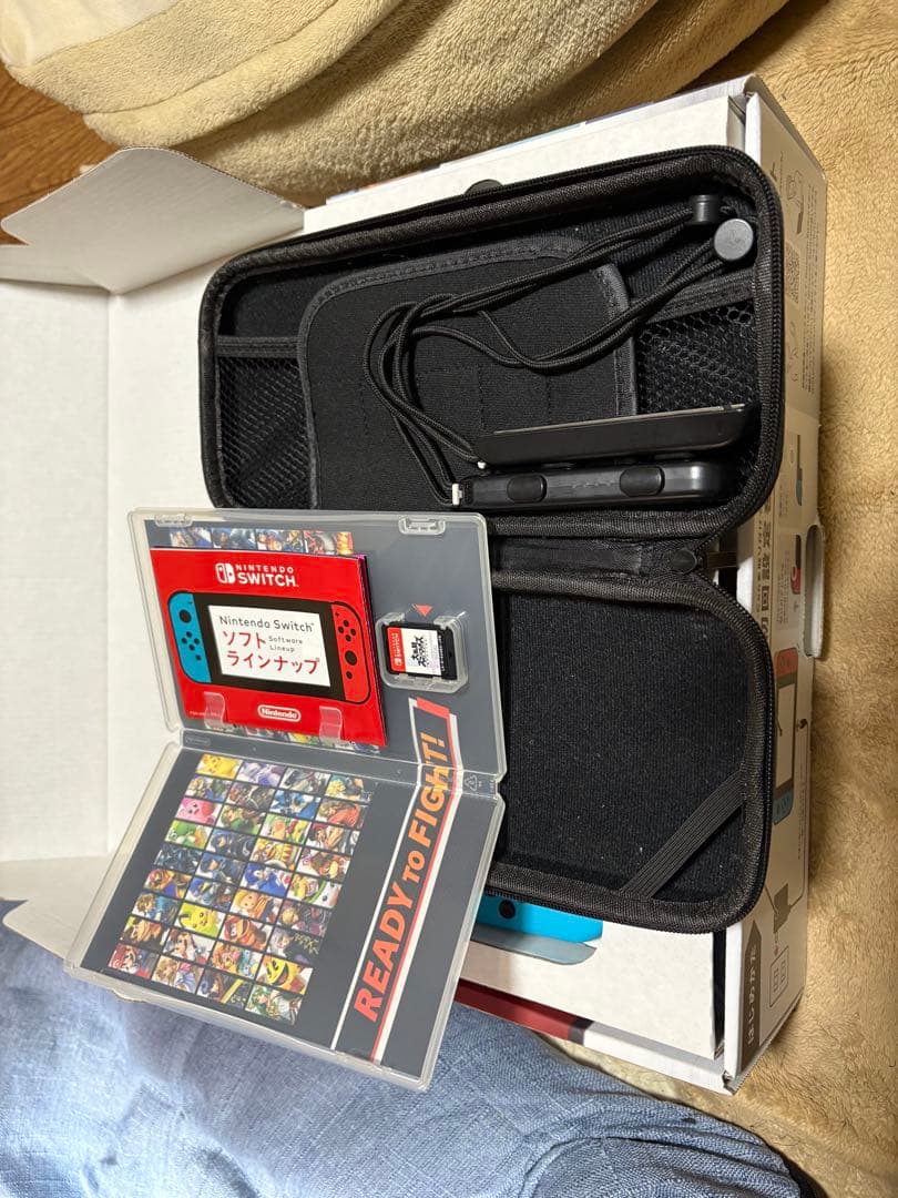 は*や様 Nintendo Switch本体　キャリングケースとソフトスマブラ