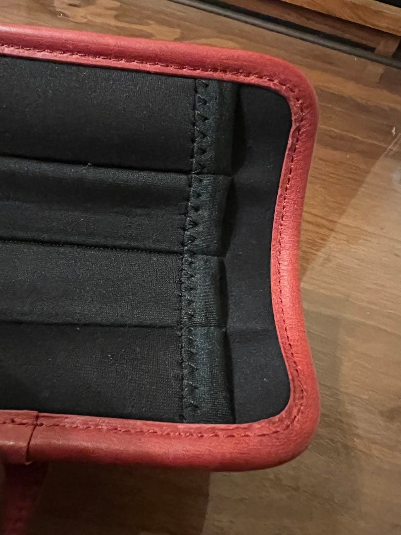 【美品】INDUSTRIA オムレットペンケース4／ワイン（アマゾニアレザー）
