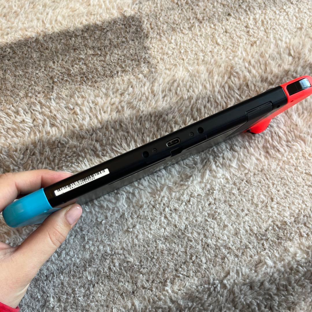 Nintendo Switch 本体（付属品すべて純正・完備）