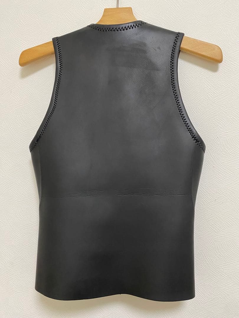 amsterdam wetsuits アムステルダム ウェットスーツ ベスト