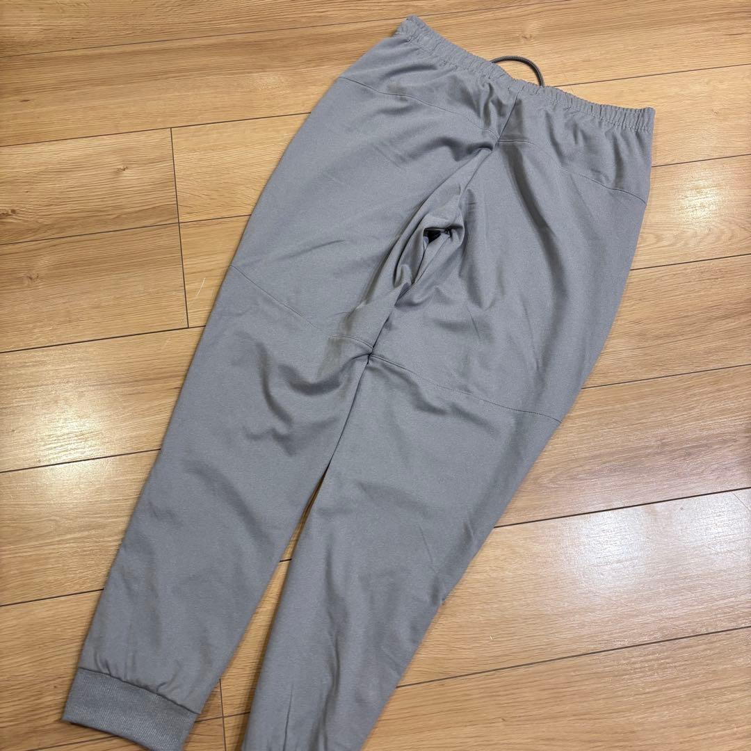 新品　TIGORA×AKTR トレーニングウェア　上下セット　グレー　L