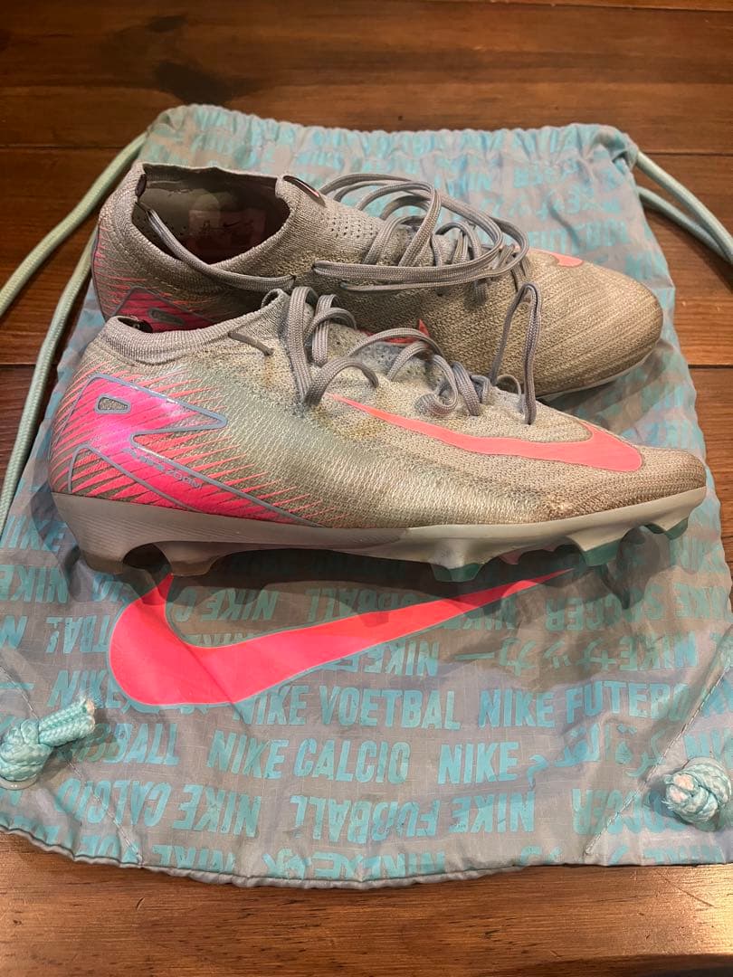 Nike サッカーシューズ スパイク グレー/ピンク