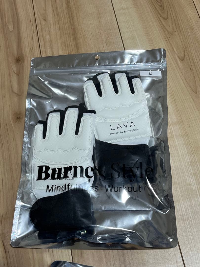 Burnes Style LAVA ボクシンググローブ Mサイズ　未開封