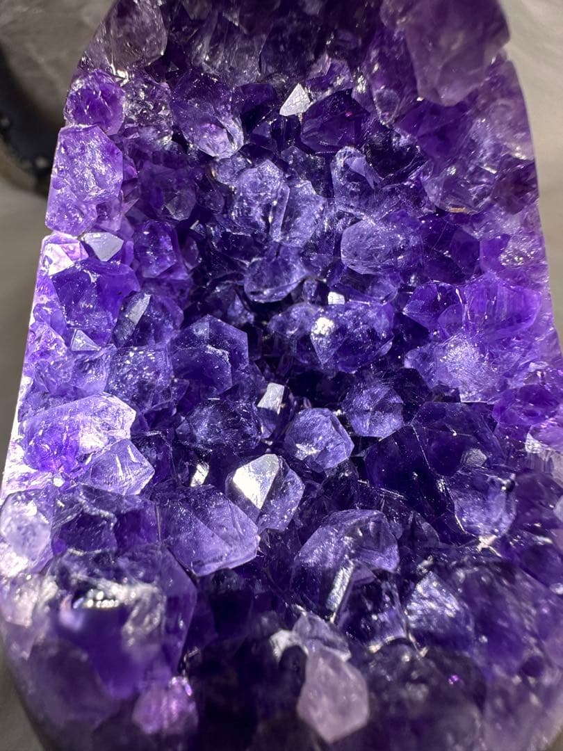 ウルグアイ産 高発色 アメジスト ドーム 濃紫 美結晶 約252g 1122