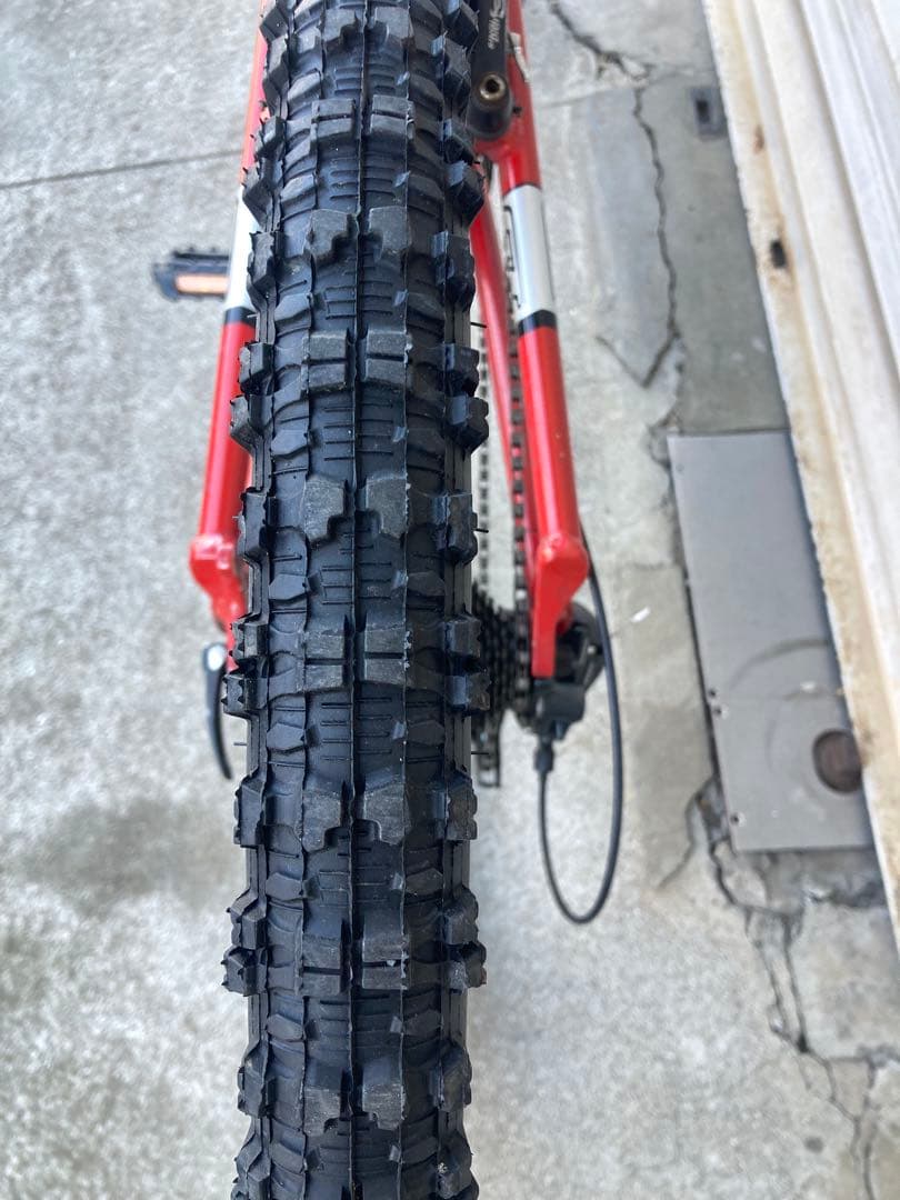 GT マウンテンバイク レッド