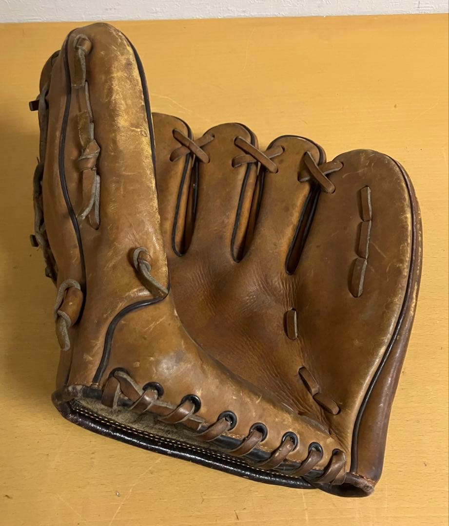 ①【野球グローブ】グローブ　ミット　4個まとめ売り　ヴィンテージ