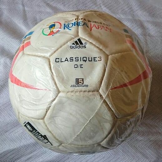 アディダスサッカーボール