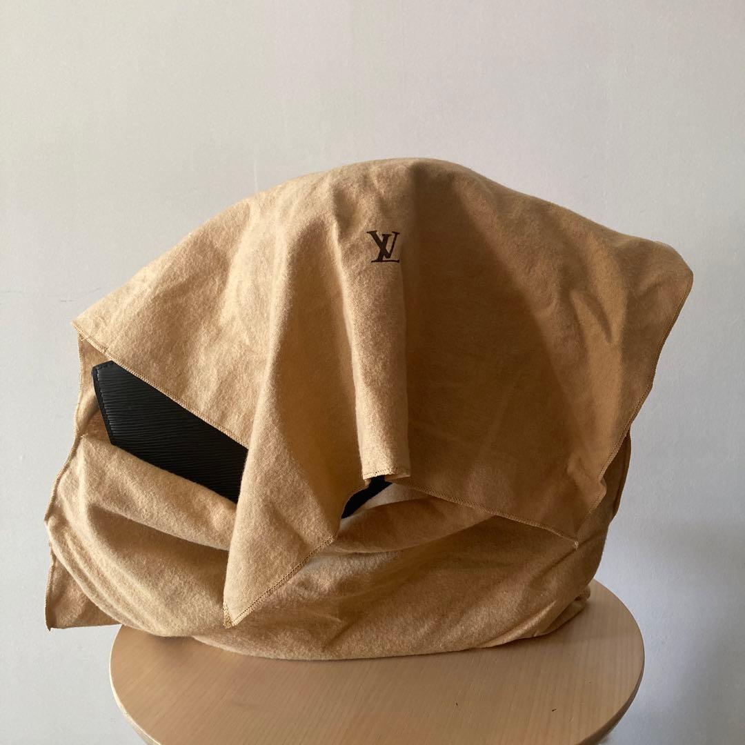 LOUIS VUITTON エピサンジャック