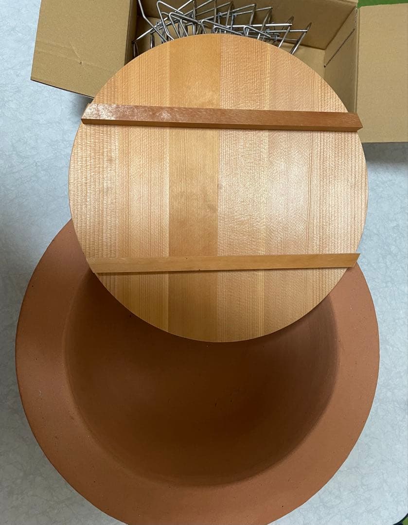 壷焼き芋を焼く壺　伝統工芸品の常滑焼き大壺