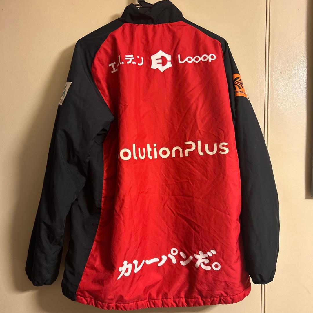 t*u様 【SALE開催中‼️】コンサドーレ札幌　2022年　ウィンドブレイカー