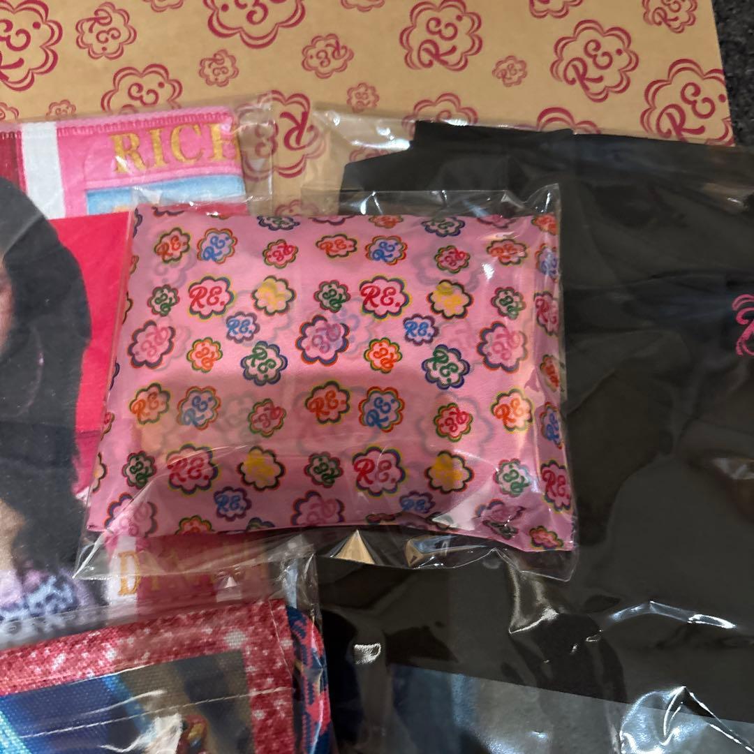 RE. 仲里依紗 POPUP SHOP 2025 HAPPY BAG 限定