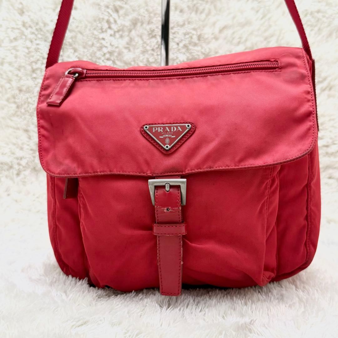 PRADAプラダ 三角ロゴ ナイロン 赤 ショルダーバッグ フラップ 白タグ