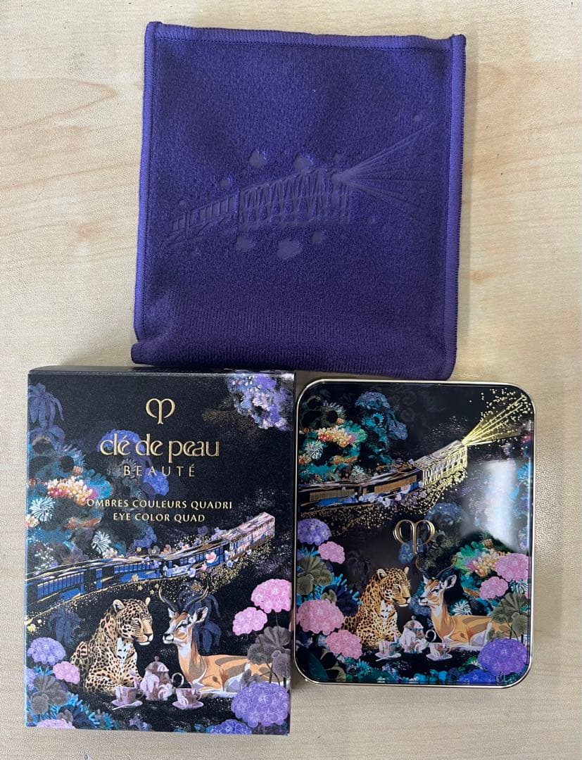 クレドポーボーテ オンブルクルールクアドリ HOLIDAY 2025