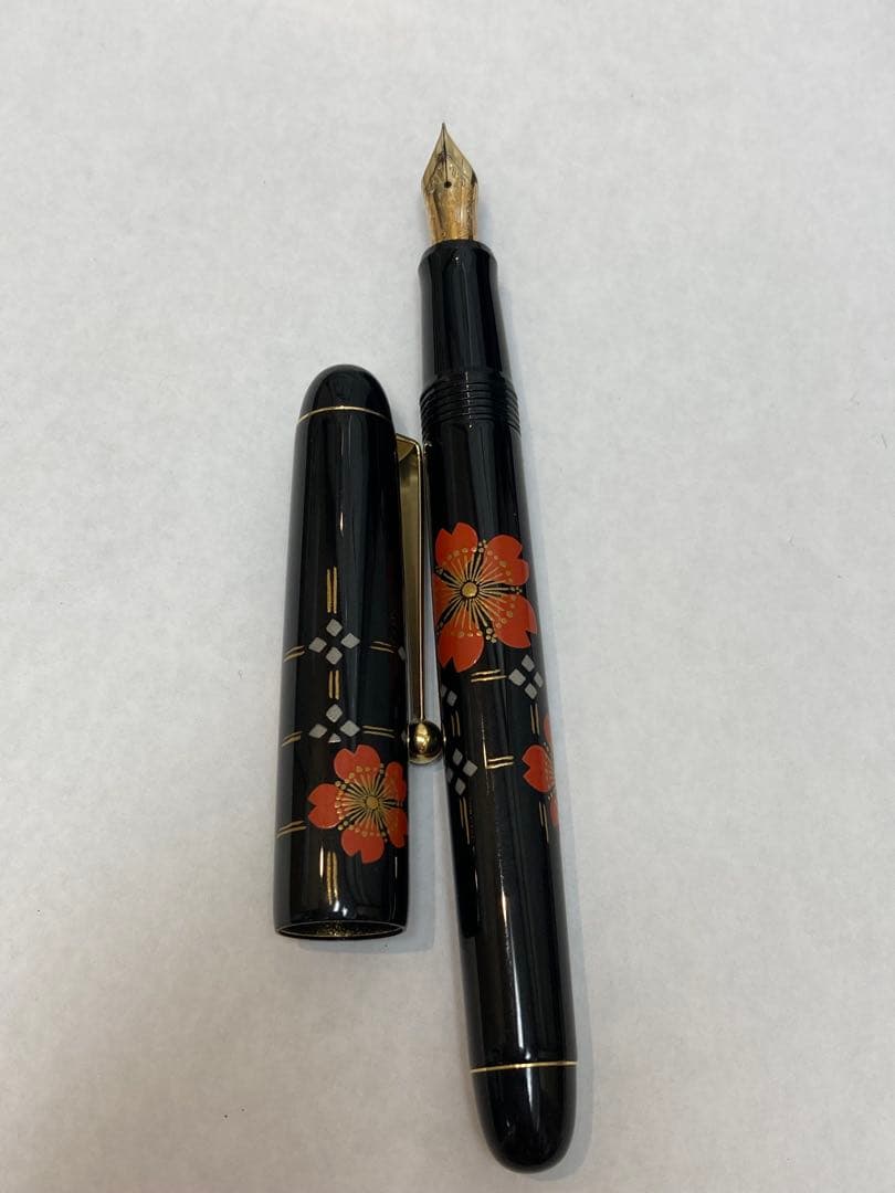 日本製 花柄万年筆