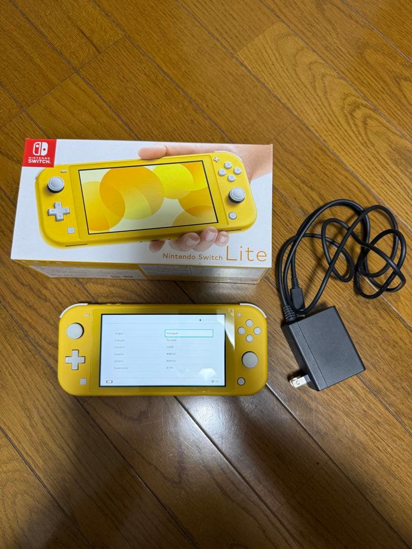 Nintendo Switch Lite イエロー 美品　箱・付属品付き