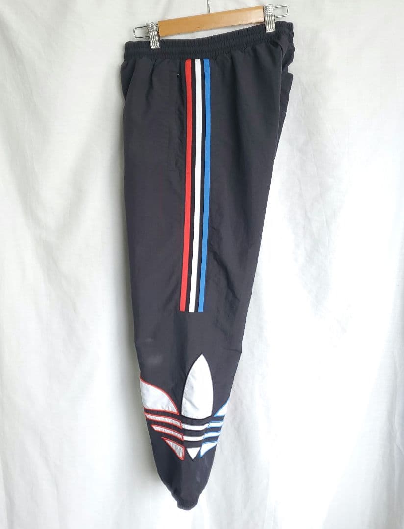adidas アディダストリコロール　ナイロン パンツトラックパンツ ビッグロゴ