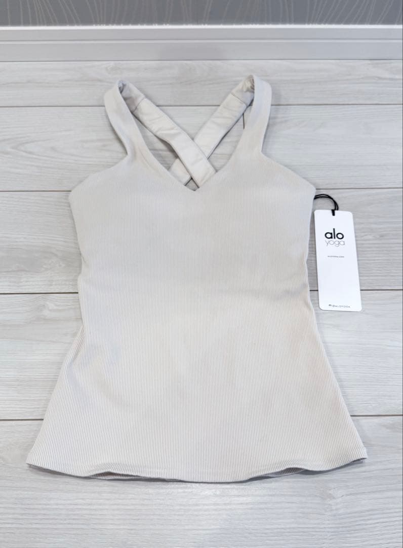 【新品タグ付】alo yoga アロヨガタンクトップ Elevate tank