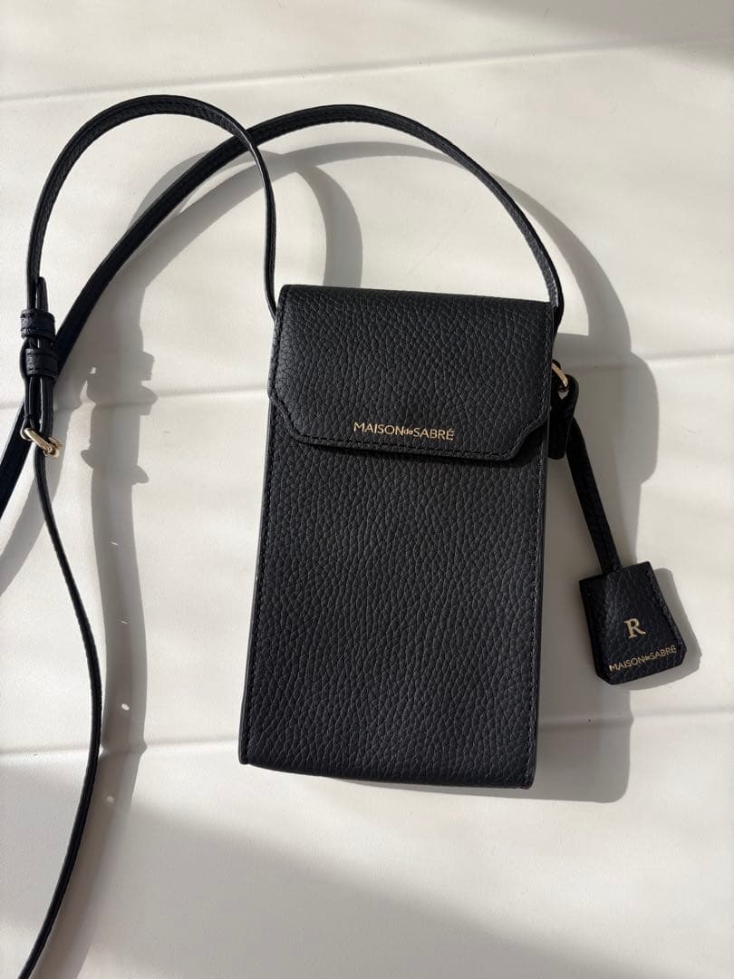 MAISON de SABRÉ 携帯ブラックショルダーバッグ