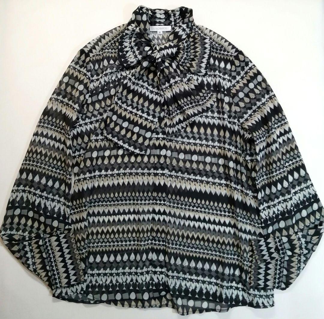 【極美品28600円】ナラカミーチェ♦大きめ✨トランプ柄シフォンボウタイ