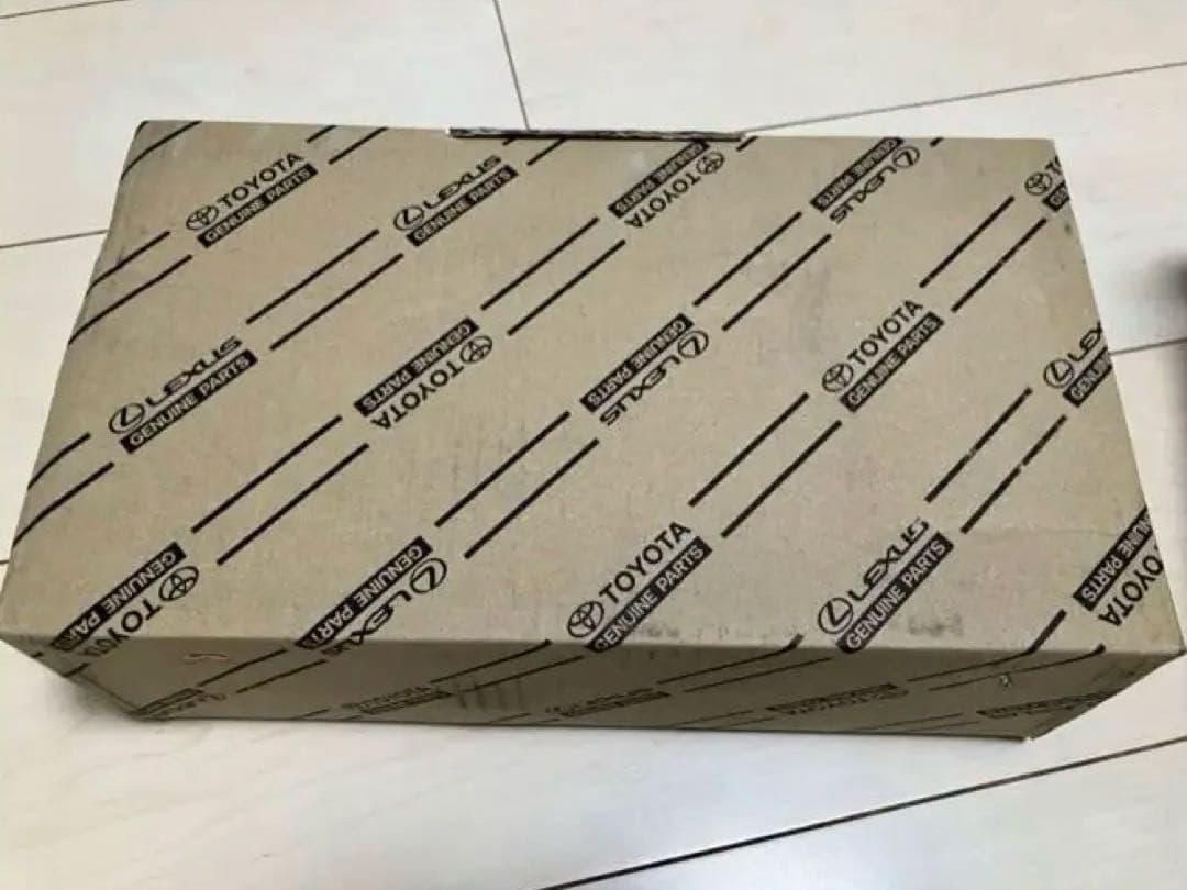 トヨタ純正ブレーキシュー 品番04495-26240 新品 ハイエース 200用