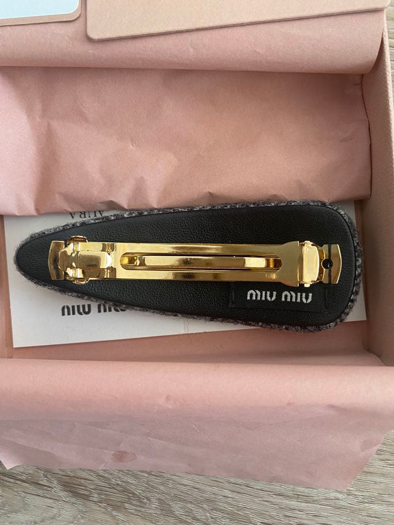 miu miヘアピン