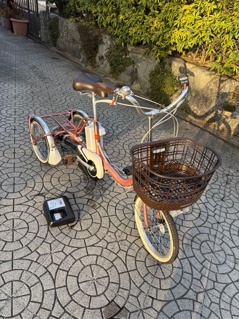 ブリジストン　アシスタ　電動アシスト三輪車 ピンクゴールド バスケット付き