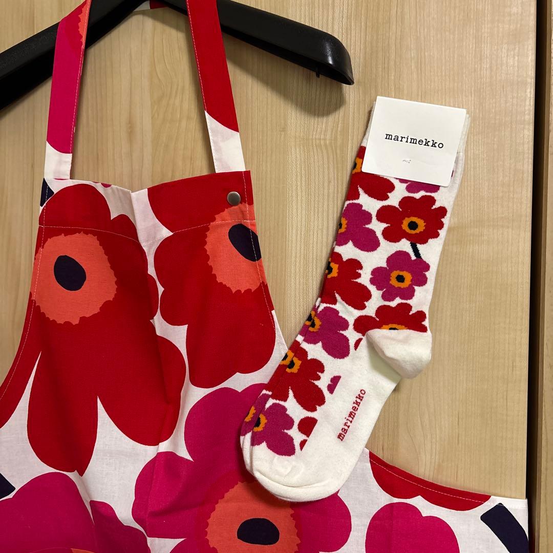 marimekko 花柄エプロン＆靴下