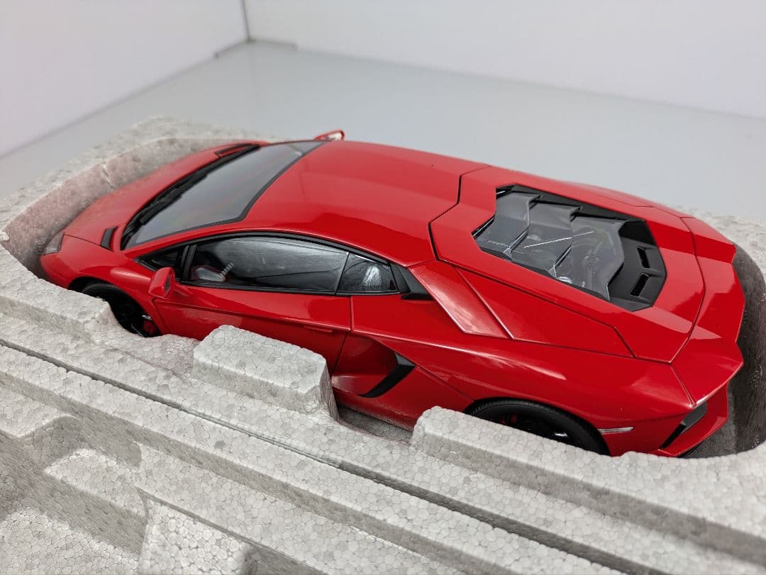 1/18 ミニカー オートアート ランボルギーニ アヴェンタドール　LP700
