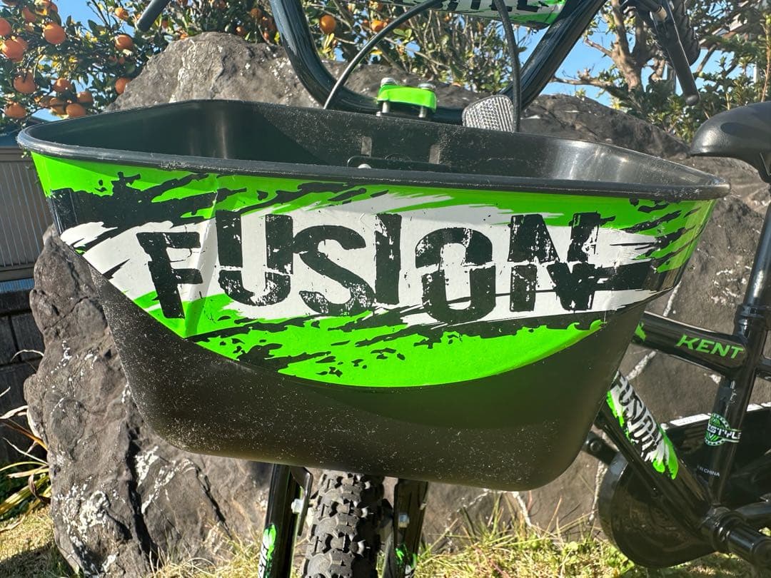 子供用　自転車16インチ　緑　黒　トイザらス