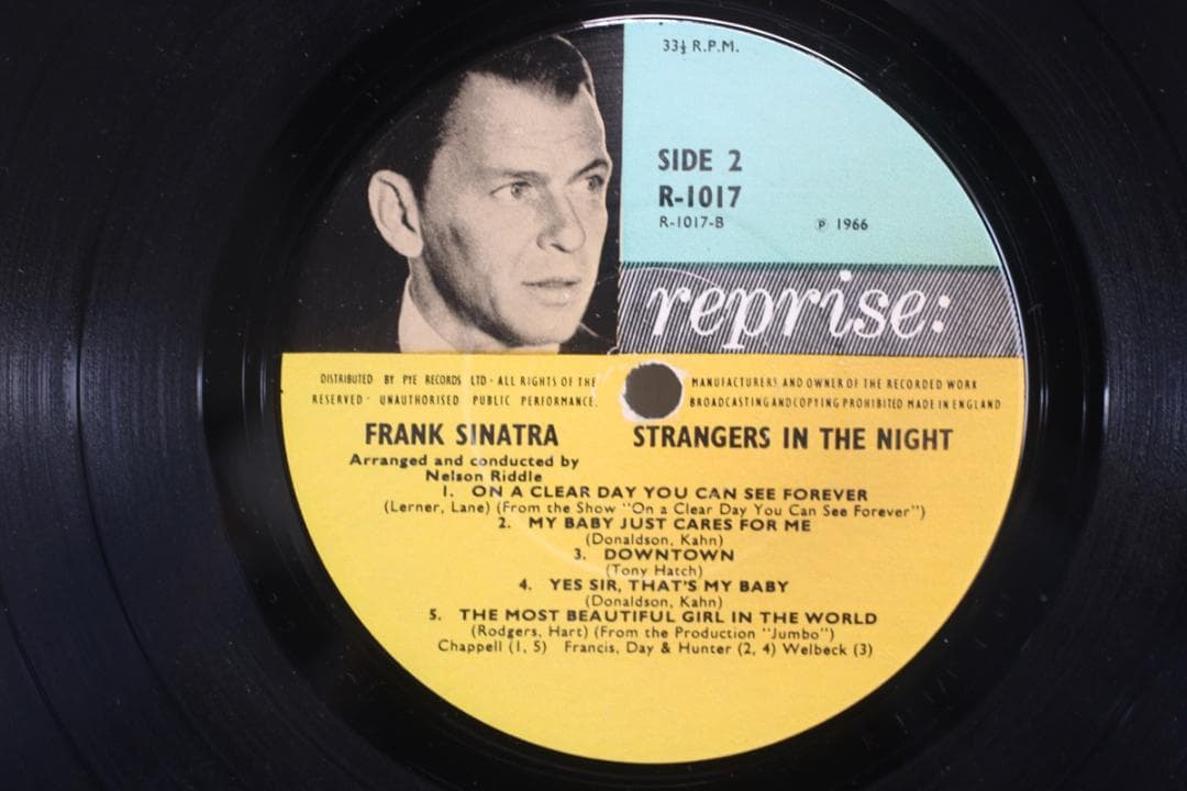 英LP Frank Sinatra Strangers In The Night