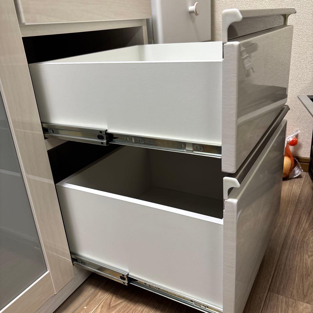 【たのメル便送料込み】6/15頃まで出品　食器棚　ガラス扉 120cm 美品　白