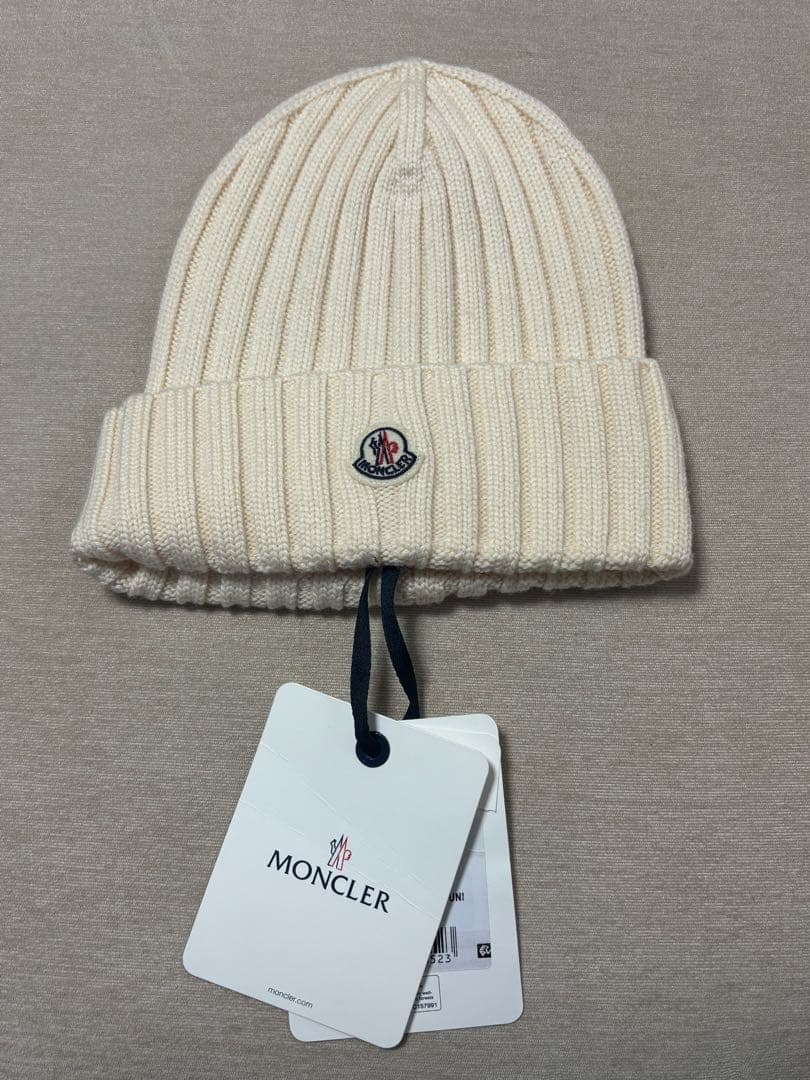 新品未使用タグ付き♡MONCLER アイボリー ニット帽 モンクレール♡