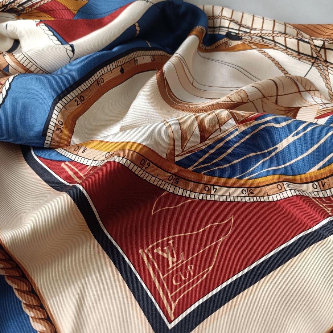 美品　Louis Vuitton Cup イタリア製 シルク スカーフ 大伴