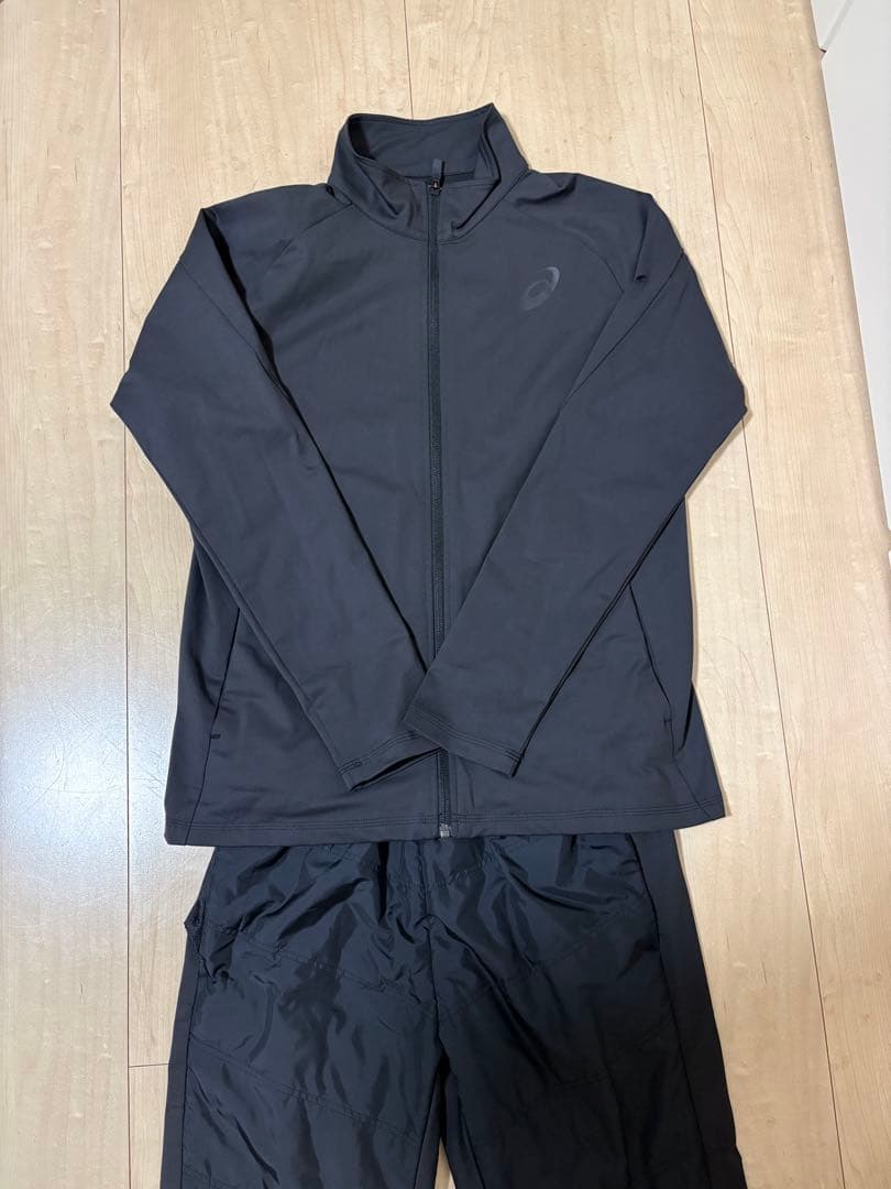 ASICS ブラック ウィンドブレーカー　上下セット