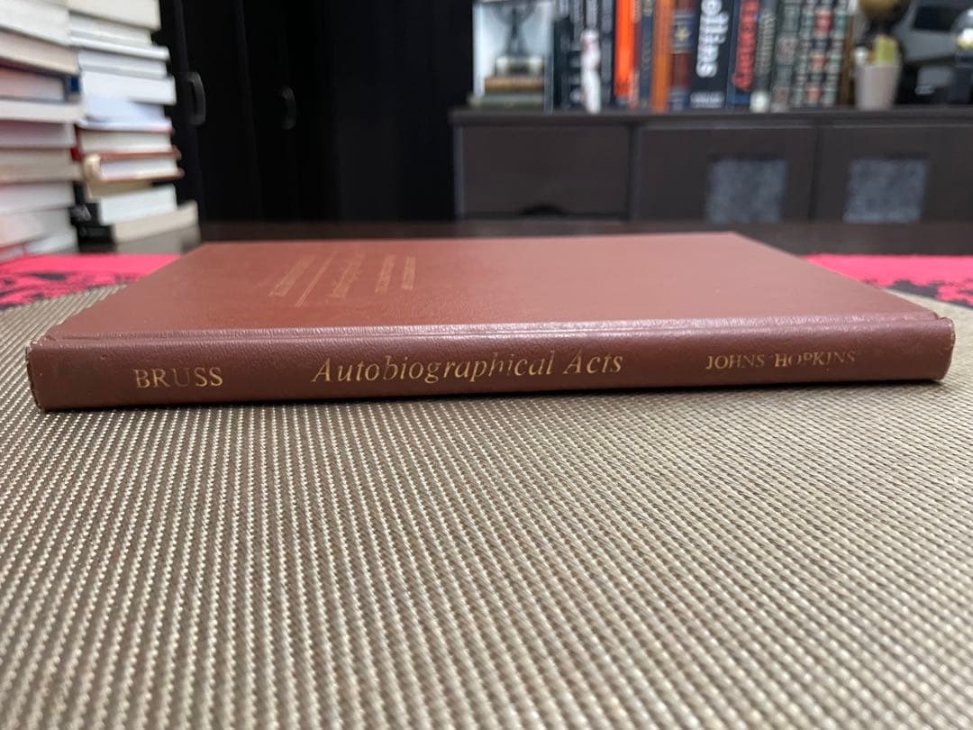 洋書 Autobiographical Acts Elizabeth W. Bruss