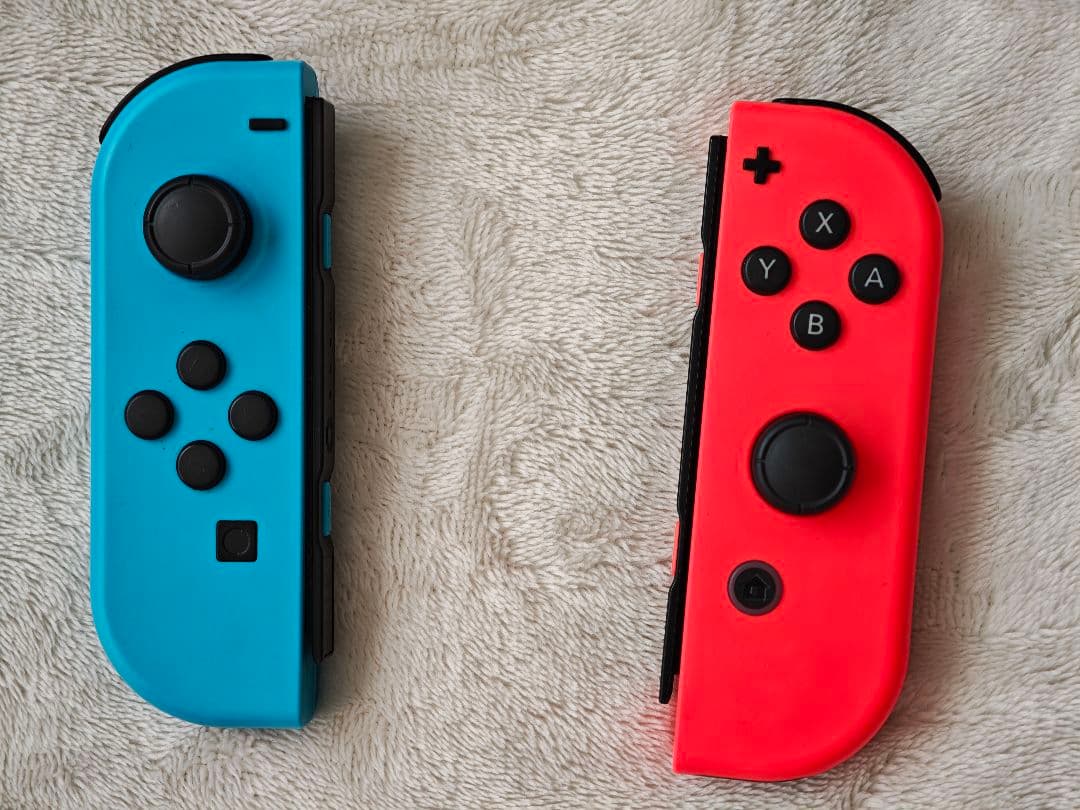 さ*け様 Nintendo Switch 本体 青/赤 sdカード64gb付き