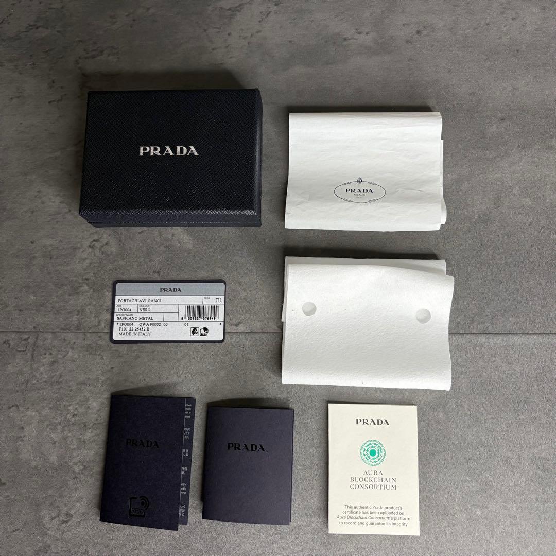 【RFID搭載・新品同等】PRADA サフィアーノレザー 4連 キーケース 黒